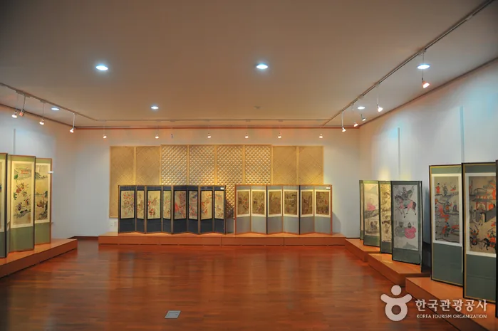 Korean art museums in Seoul — where to see minhwa