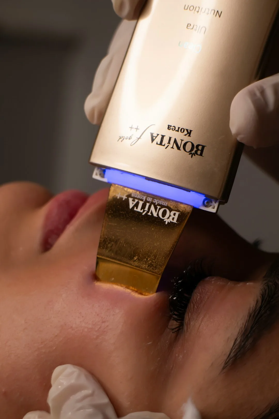 Dermatology clinic skincare device treatment, part of Korean skin clinic culture